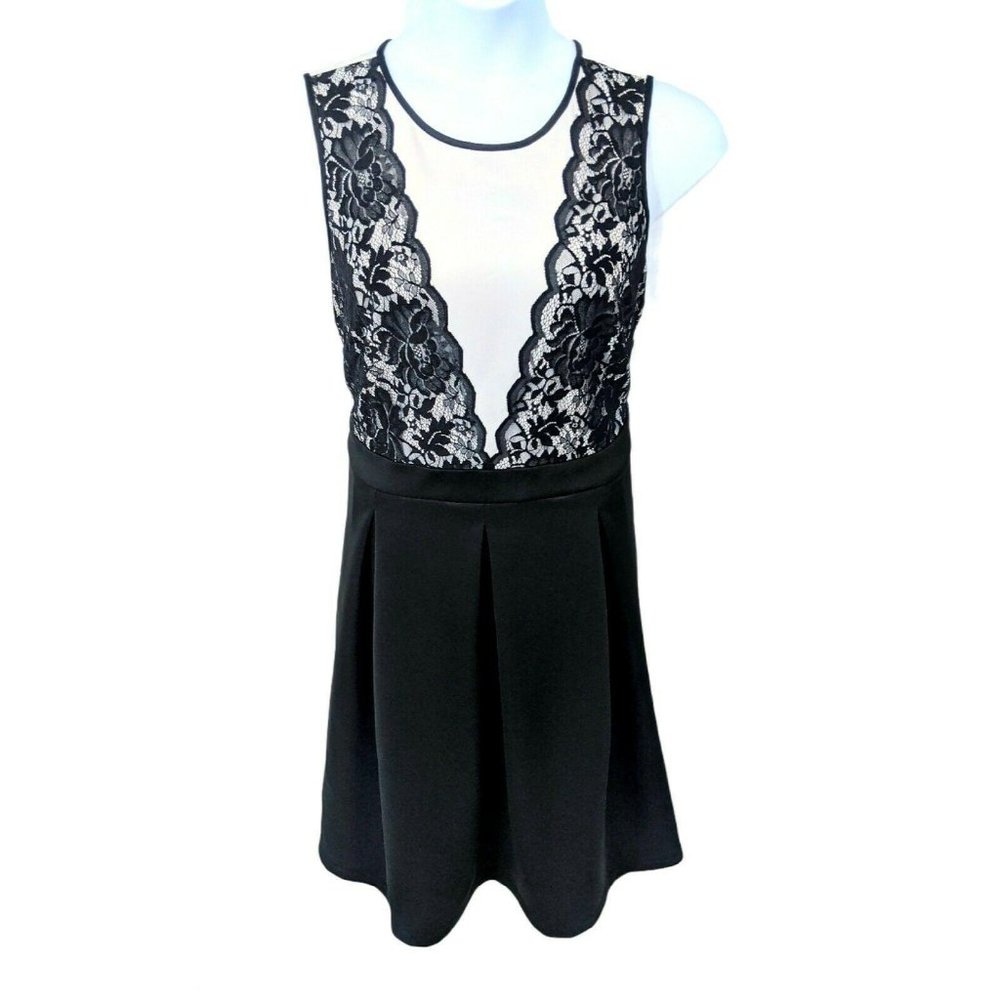 R&M Black and White Sleeveless Stretch Dress Size 16W